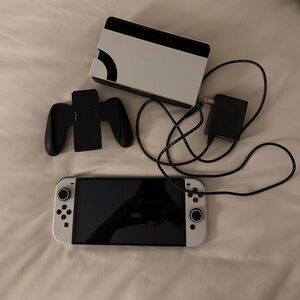 Nintendo Switch OLED Model HEG-001 Handheld Console - 64GB - White